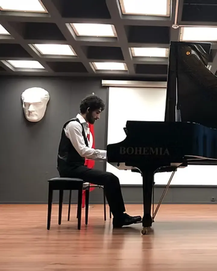 Burak Tan, Piyano Eğitmeni